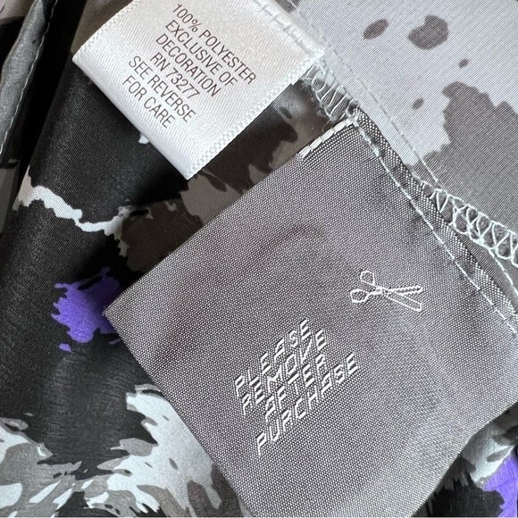 Dana Buchman gray black and purple print smocked vneck top size large NWOT - Picture 6 of 6